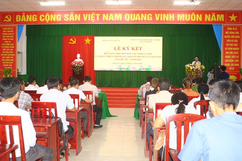Toàn cảnh lễ ký kết Biên bản ghi nhớ hợp tác chiến lược giữa Đảng ủy xã Liêu Tú và Đảng ủy Viện Khoa học Xã hội vùng Nam Bộ